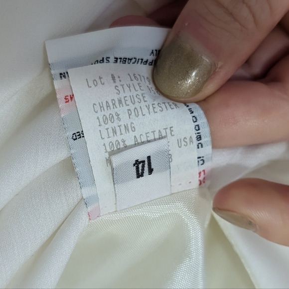 Alvina Valenta Maids White Wedding Bridesmaid Gown Size 2 - Picture 16 of 16